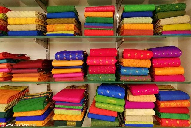 Things to check before calling an old saree buyer near you with doorstep saree evaluation